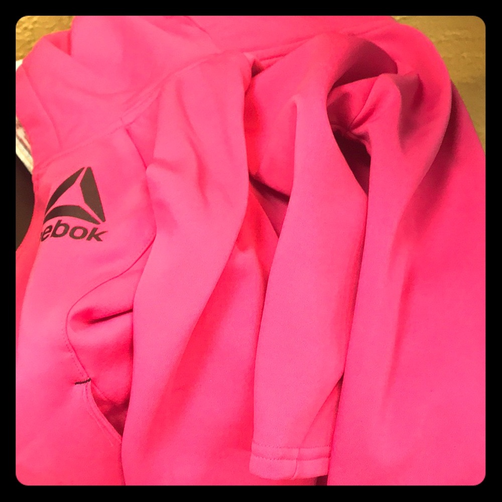 Rebok sweatshirt. (Pink)